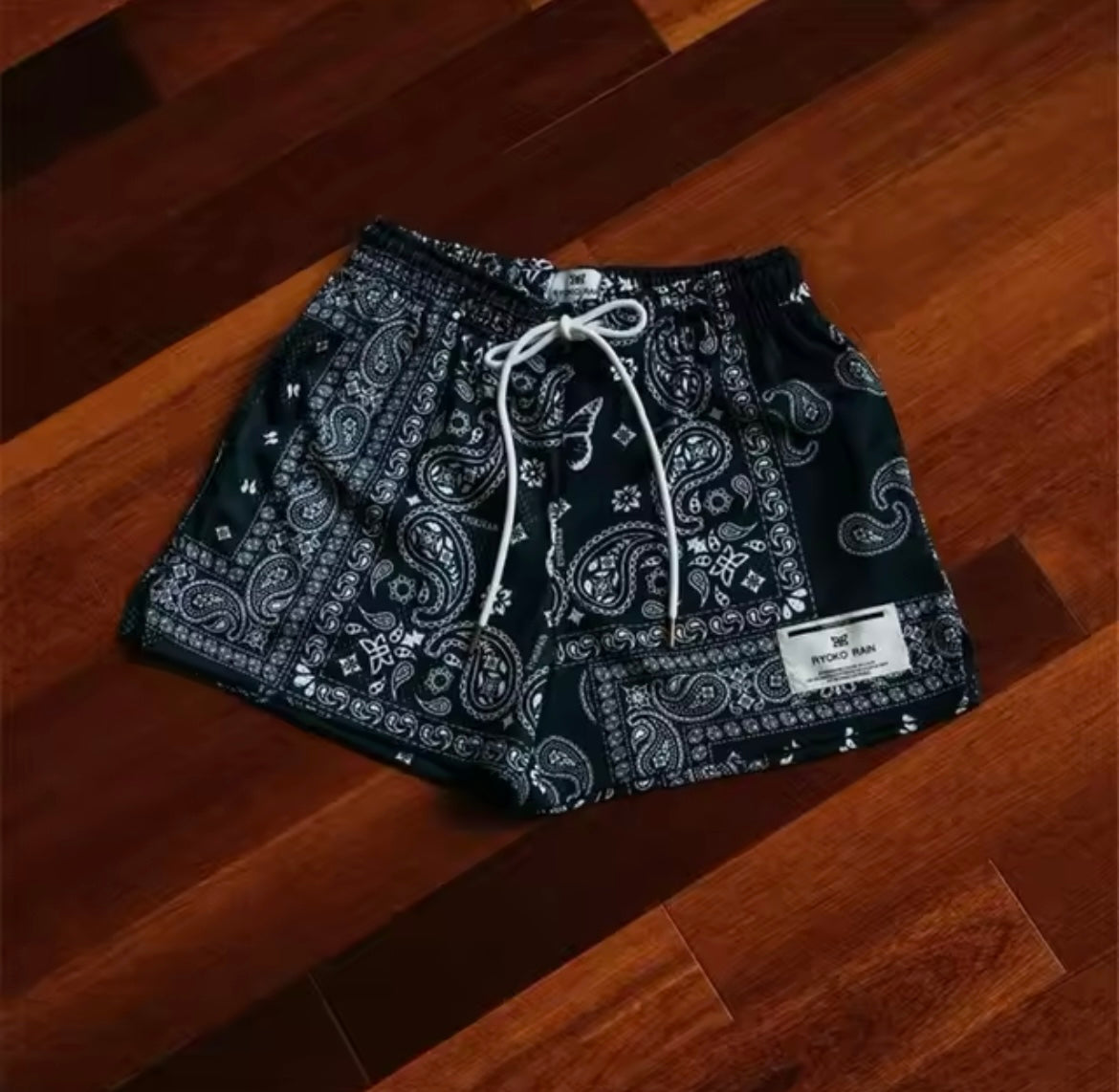 The Prestige Collective - Dune paisley shorts